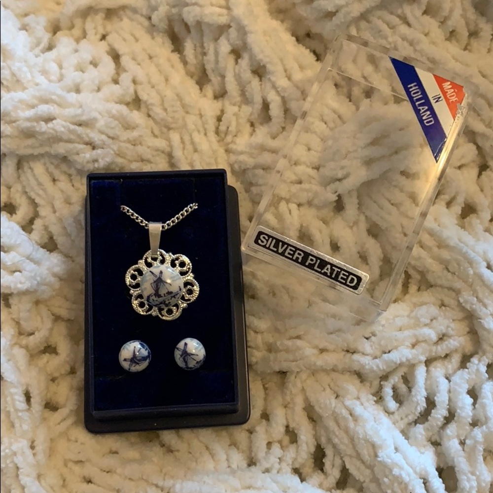 NIB- Dutch Necklace and Earring Set